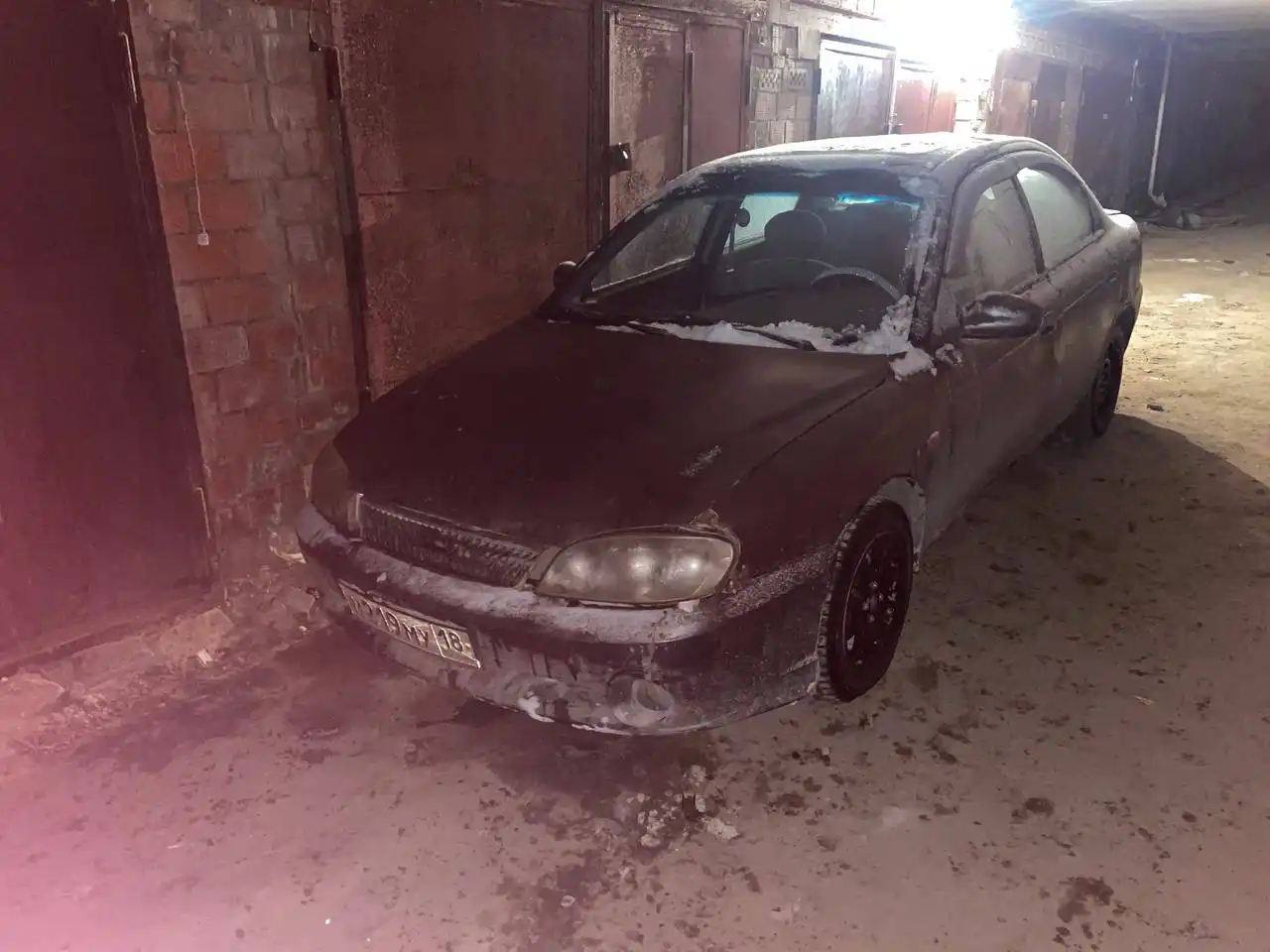 Продам Кия Шума 1 с литьем, люком, кондиционером и ГУР