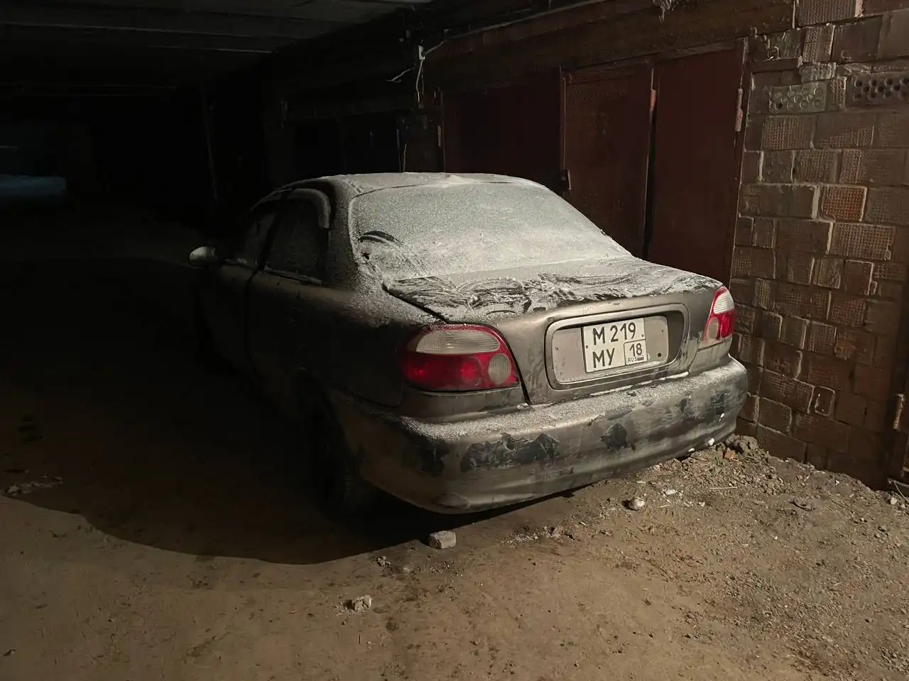 Продам Кия Шума 1 с литьем, люком, кондиционером и ГУР