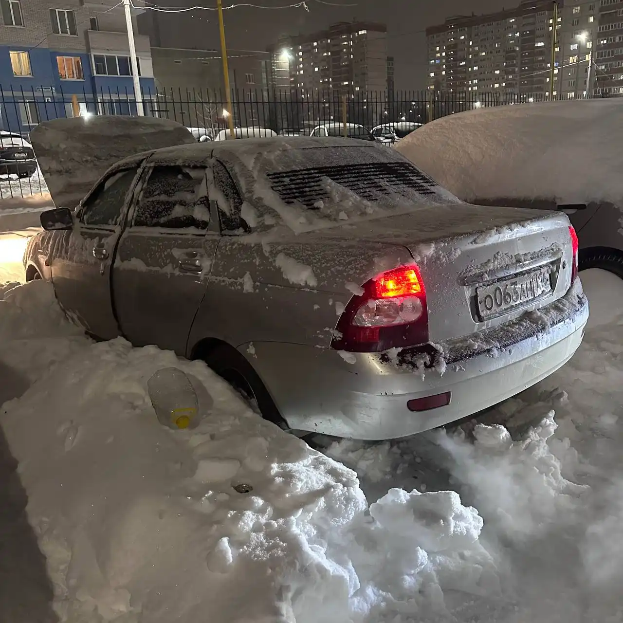 Продажа автомобиля с пробегом, 2011 год, комплект зимней резины