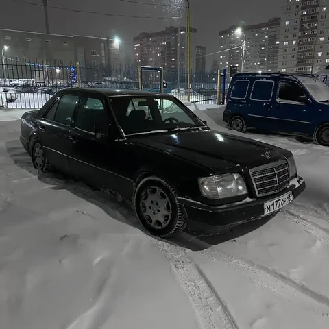 Продажа автомобиля Mercedes W124 1993 года - Запчасти в Ижевск