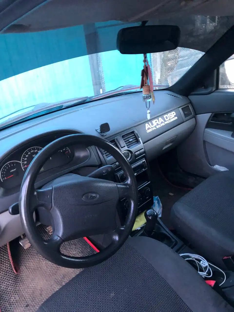 Автомобиль 2011 года