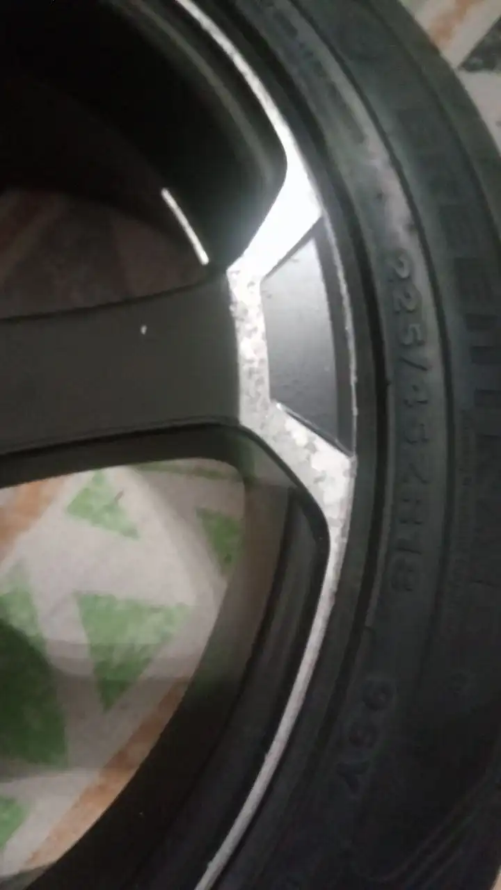 Резина для иномарки на 2-3 сезона - Шины и диски (Запчасти) в Ижевск