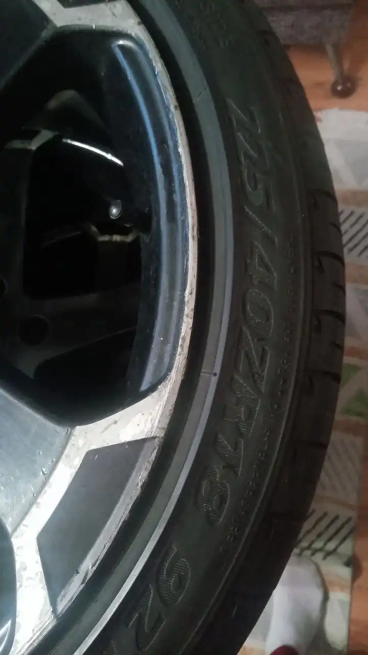 Резина для иномарки на 2-3 сезона - Шины и диски (Запчасти) в Ижевск