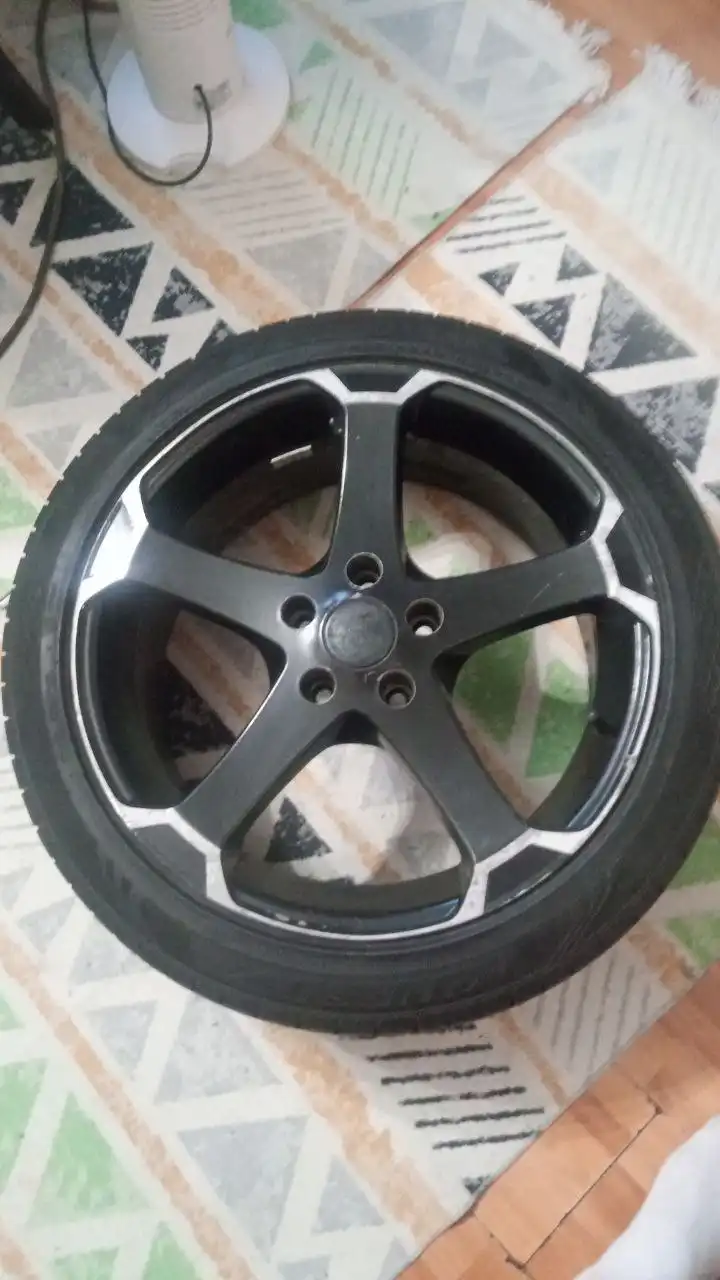 Резина для иномарки на 2-3 сезона - Шины и диски (Запчасти) в Ижевск