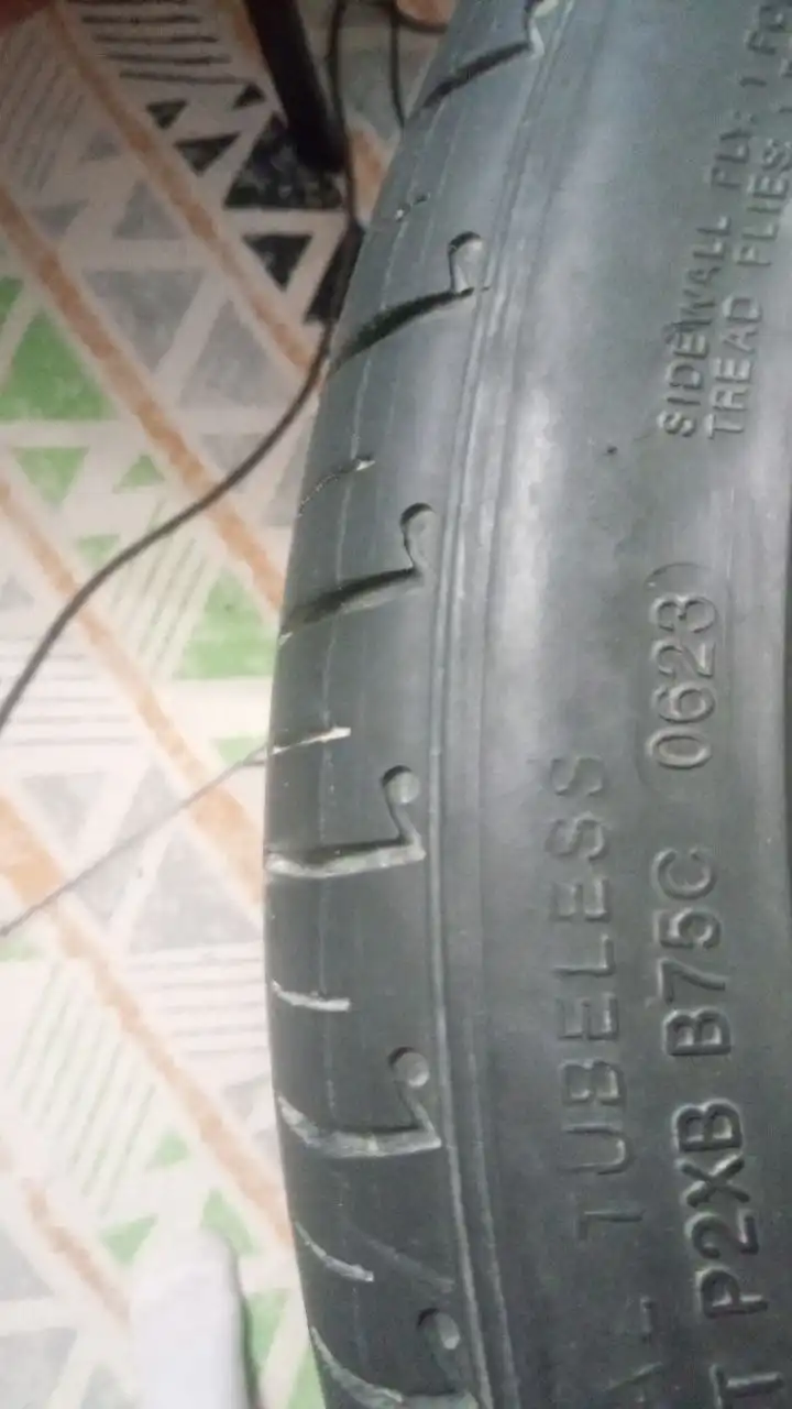 Резина для иномарки на 2-3 сезона - Шины и диски (Запчасти) в Ижевск