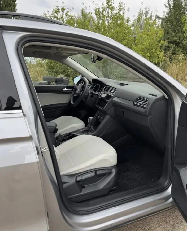 Volkswagen Tiguan 2020 - Volkswagen Tiguan (Авто) в Санкт-Петербург