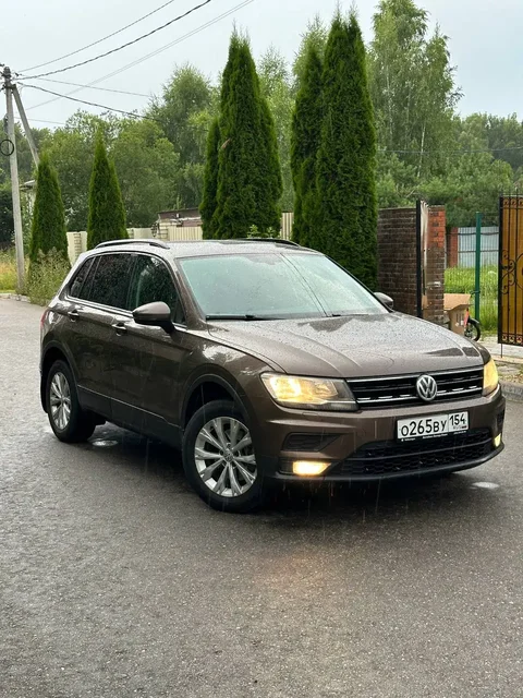 Volkswagen Tiguan 2018 - Внедорожники в Санкт-Петербург