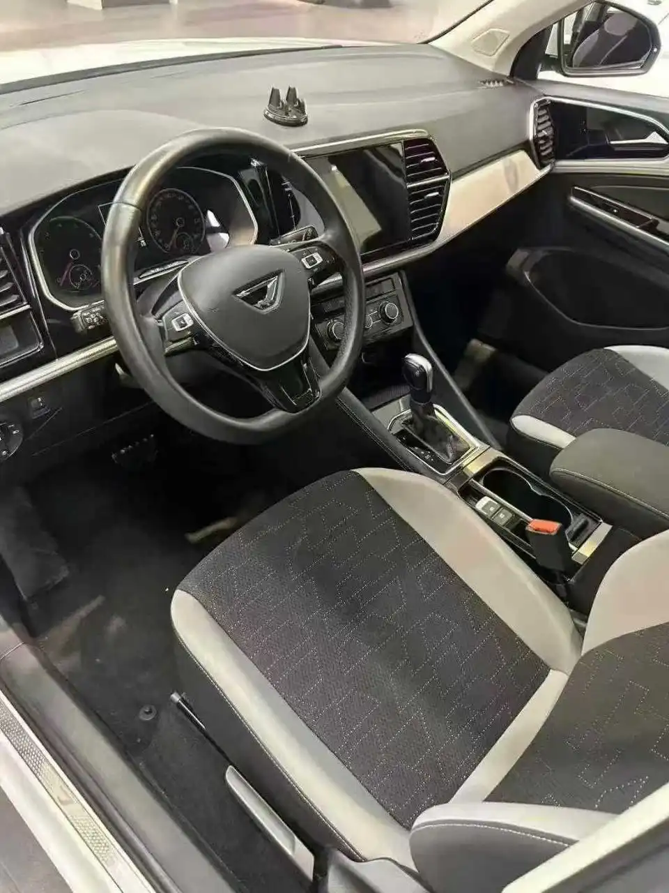 Volkswagen Jetta VS7 1.4T 140PS