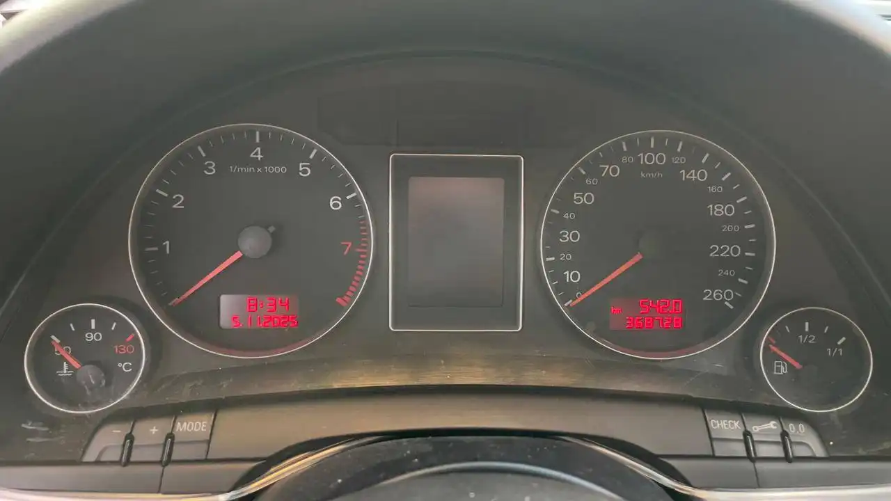 Продажа Audi A4 2006 года 2.0 бензин АКПП