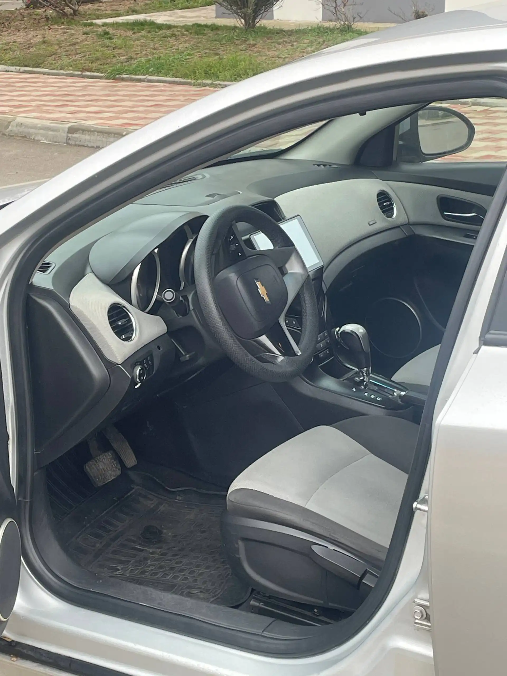 Продам автомобиль 2012 года