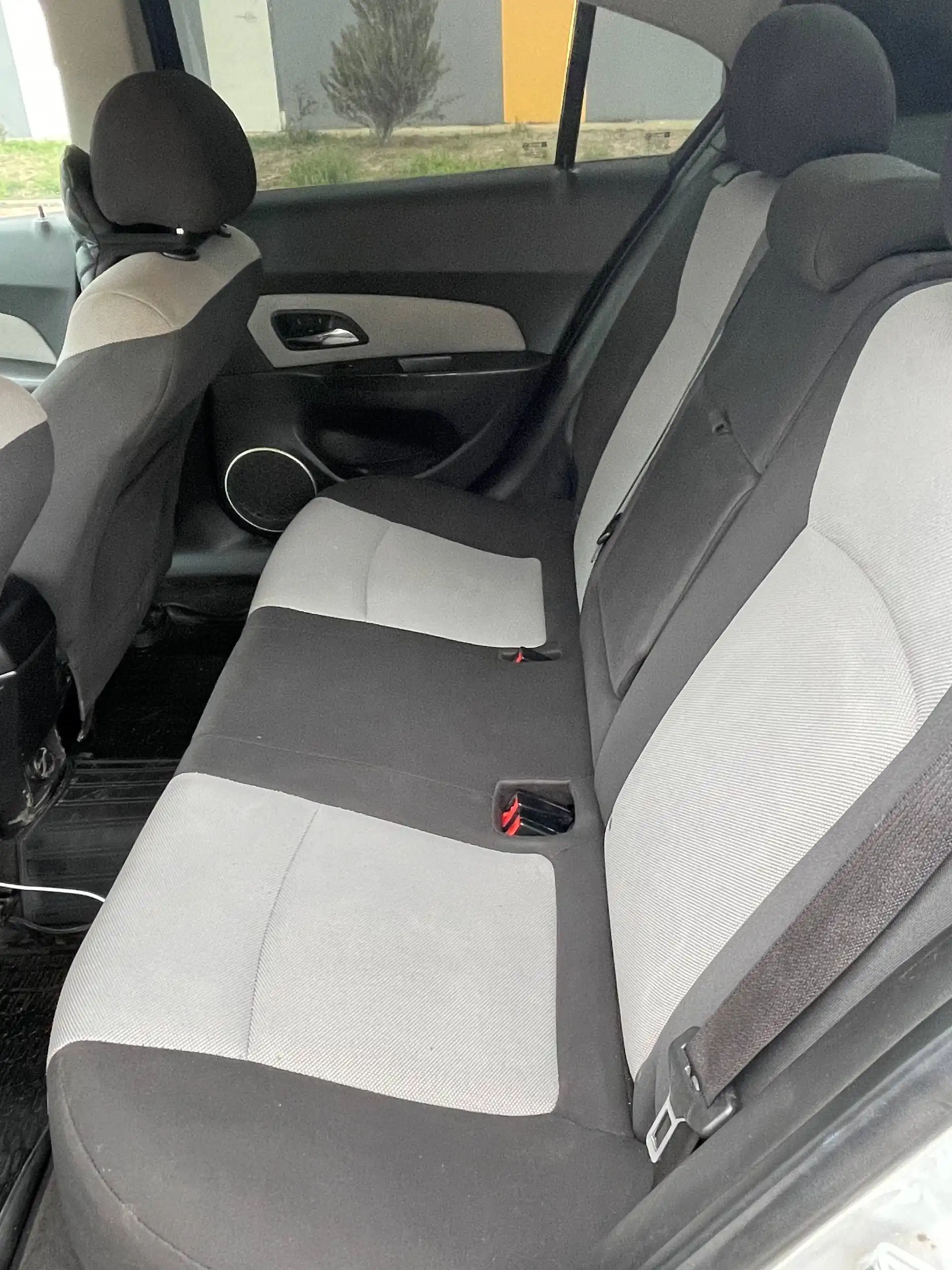 Продам автомобиль 2012 года