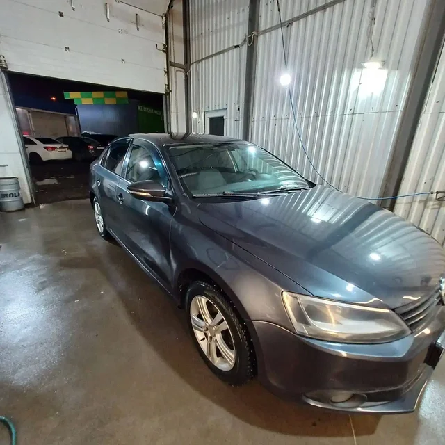 Продажа Volkswagen JETTA 2014 года с автоматом - Авто в Санкт-Петербург