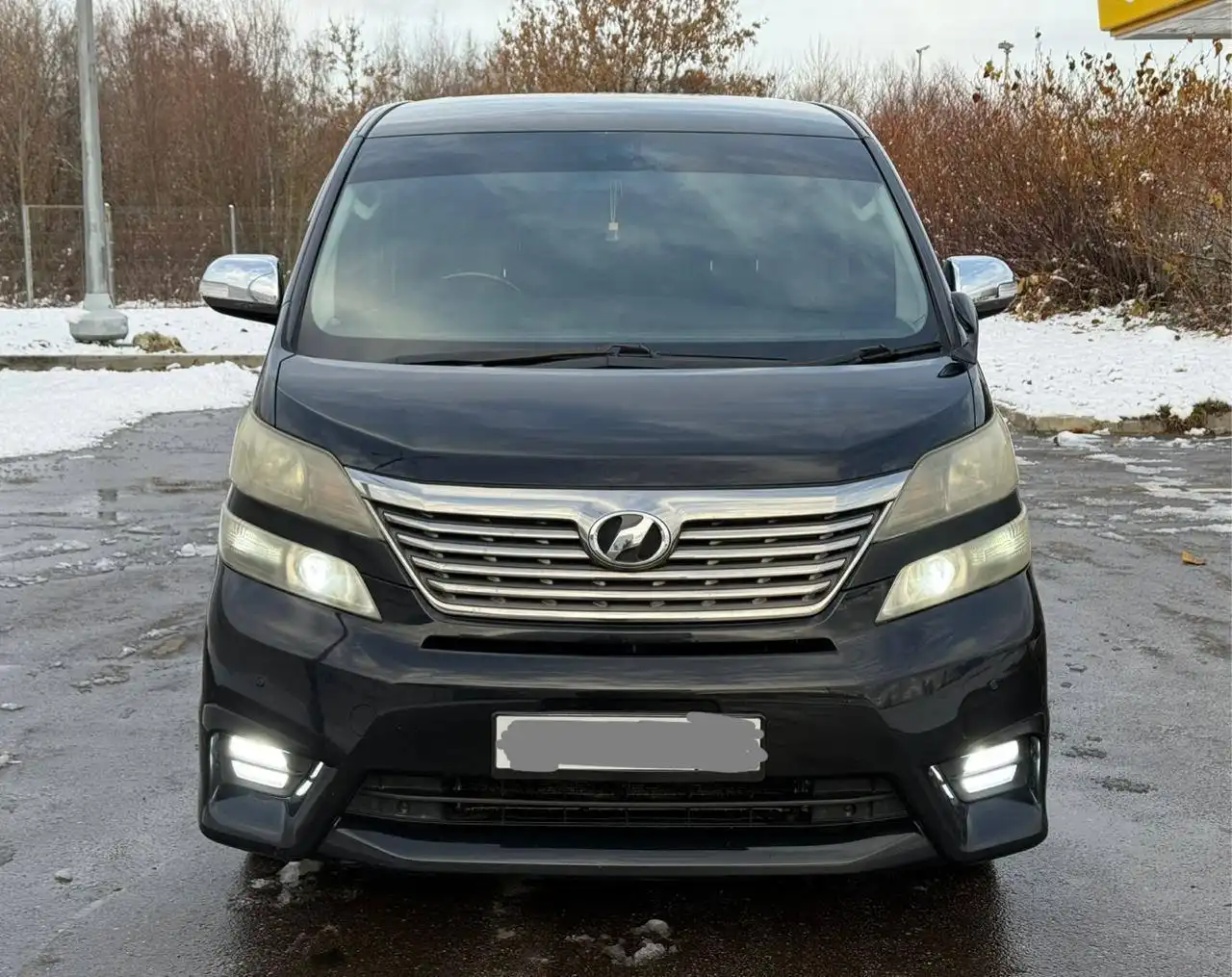 Toyota Vellfire 2011 год в отличном состоянии