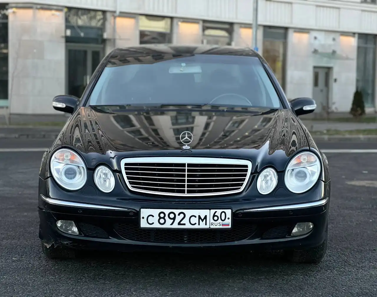 Mercedes E-class 2003 года выпуска
