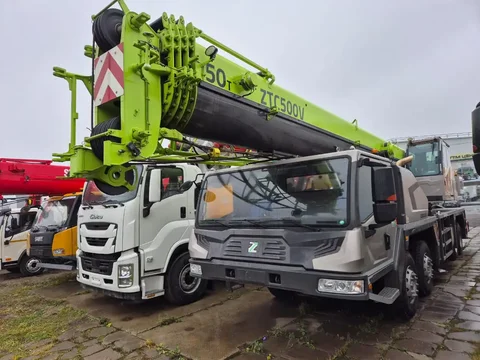 Продажа автокранов ZOOMLION разной грузоподъемности - Авто в Москва