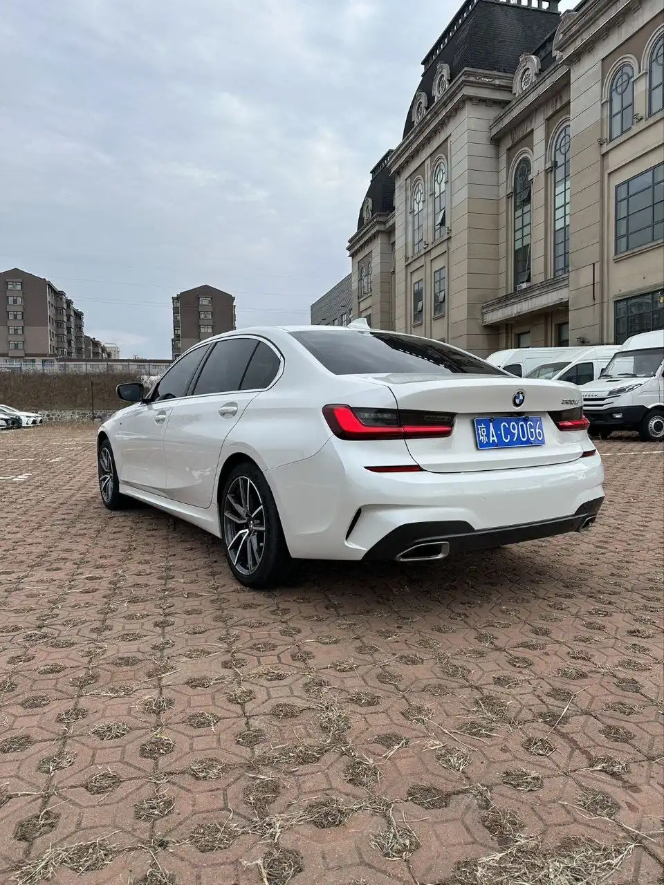 BMW 320Li 2022 года с пробегом 50 000 км