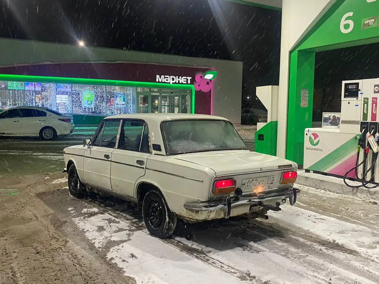 ВАЗ-2103 1981 года в хорошем состоянии для реставрации