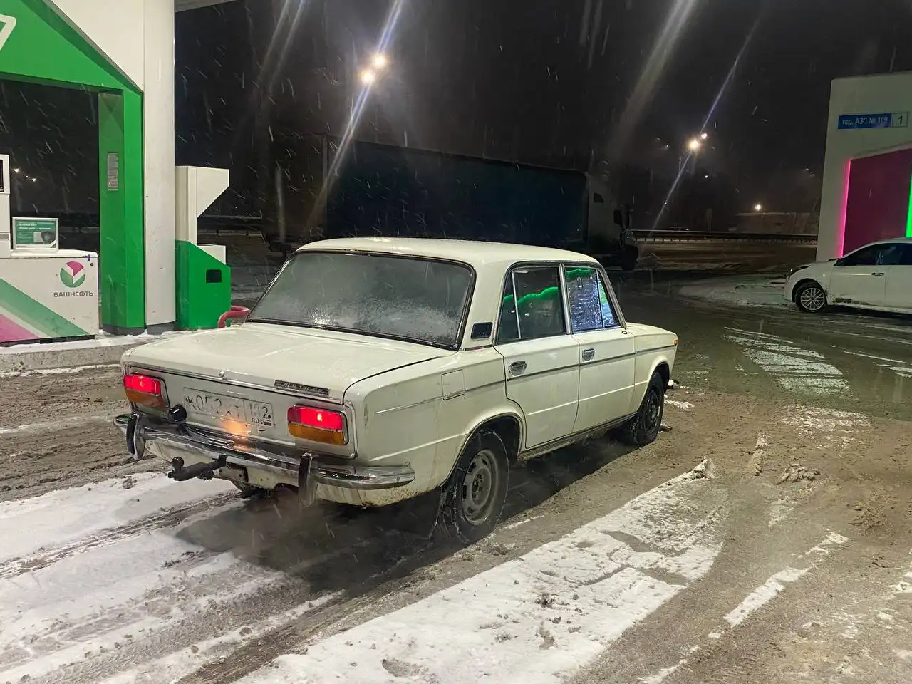 ВАЗ-2103 1981 года в хорошем состоянии для реставрации