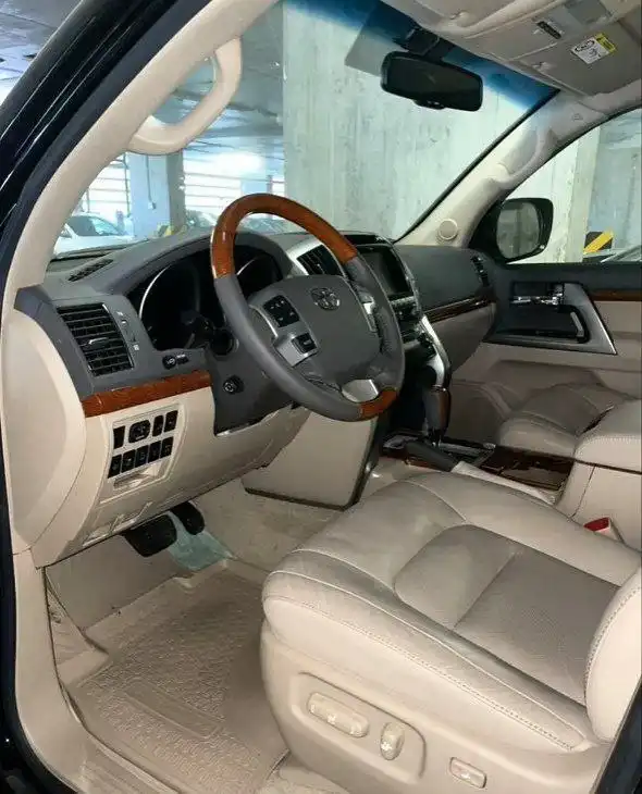 Toyota Land Cruiser 200 2014 года в Московской области