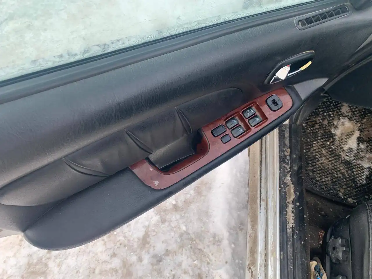 Hyundai Sonata 2.0 MT 2005 года