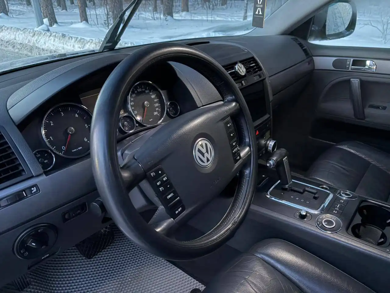 Volkswagen Touareg 2008 2.5 дизель автомат - Внедорожник (Авто) в Екатеринбург