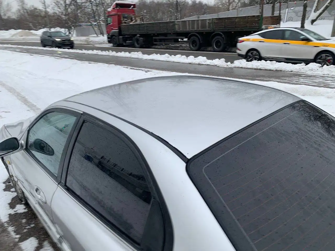 Hyundai Sonata 2005 2.0 МТ - Легковые автомобили (Авто) в Москва