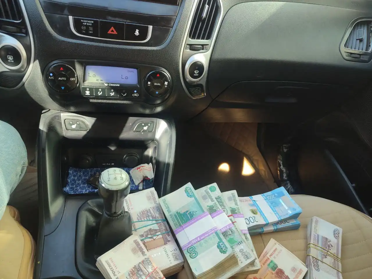 Продажа Hyundai ix35 2012 года - Авто в Санкт-Петербург