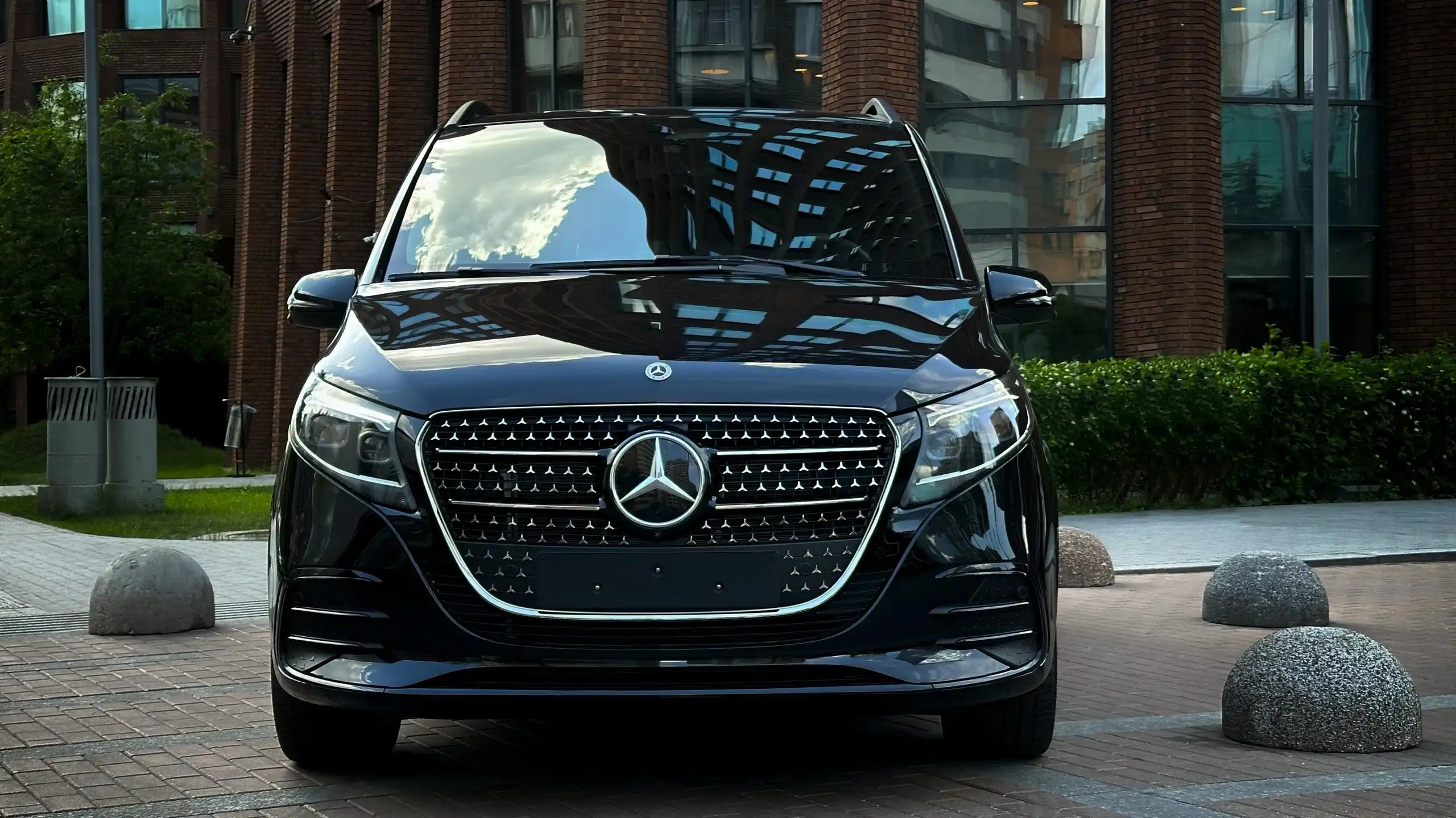 Mercedes-Benz V-Класс 300 d экстра длинный 2024 года с пробегом 30 км - Минивэны/Микроавтобусы (Авто) в Москва