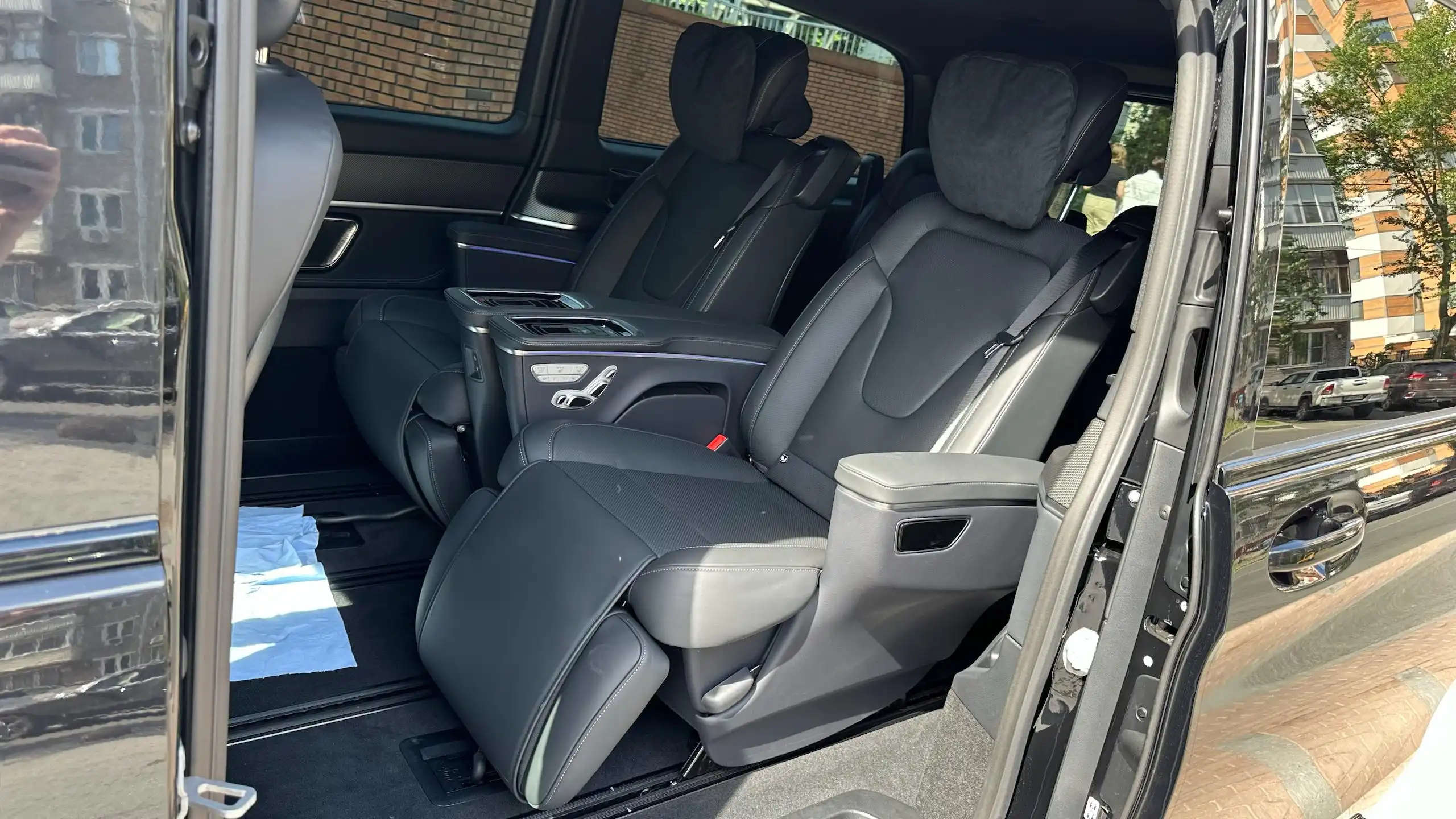 Mercedes-Benz V-Класс 300 d экстра длинный 2024 года с пробегом 30 км - Минивэны/Микроавтобусы (Авто) в Москва