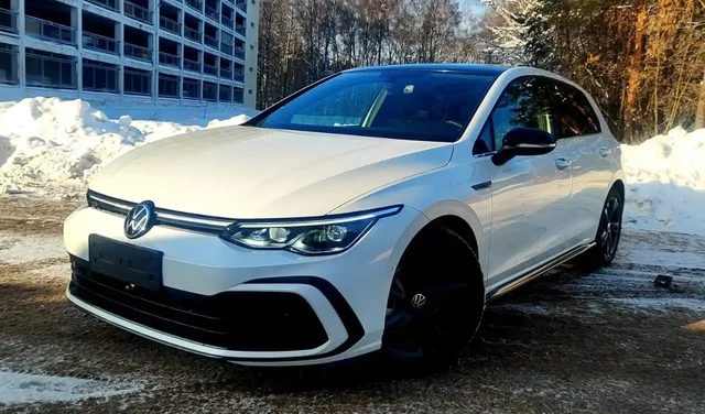 Volkswagen Golf R-Line 2022 года с пробегом 25000 км - Мотоциклы в Санкт-Петербург
