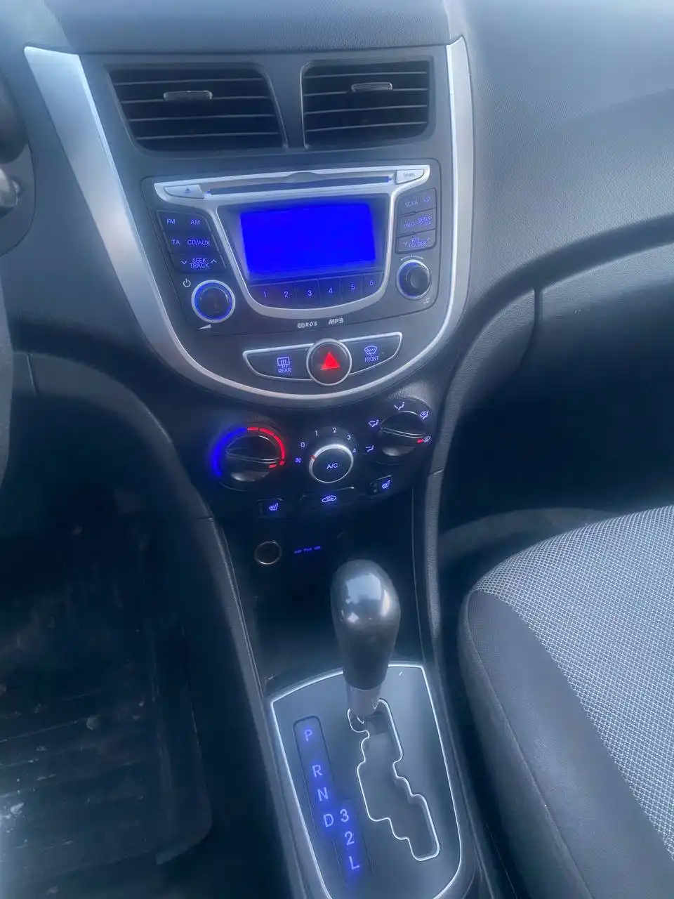 Hyundai Solaris 1.4 AT 2011 года - Легковые автомобили (Авто) в Люберцы