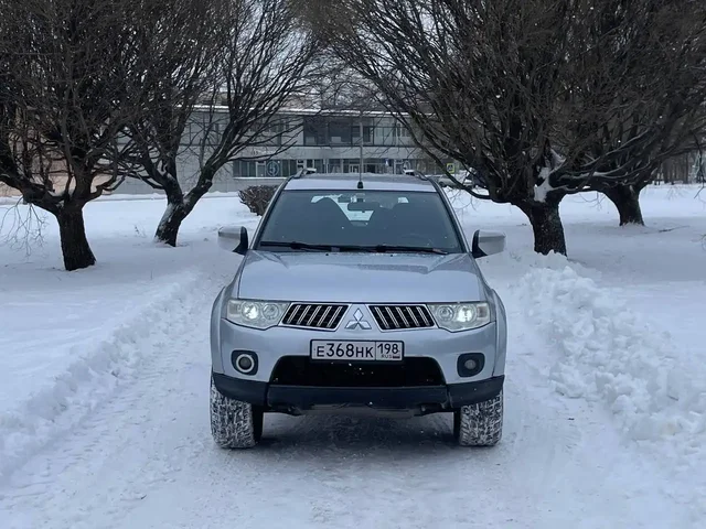 Mitsubishi Pajero Sport 2008 года - Мотоциклы в Санкт-Петербург