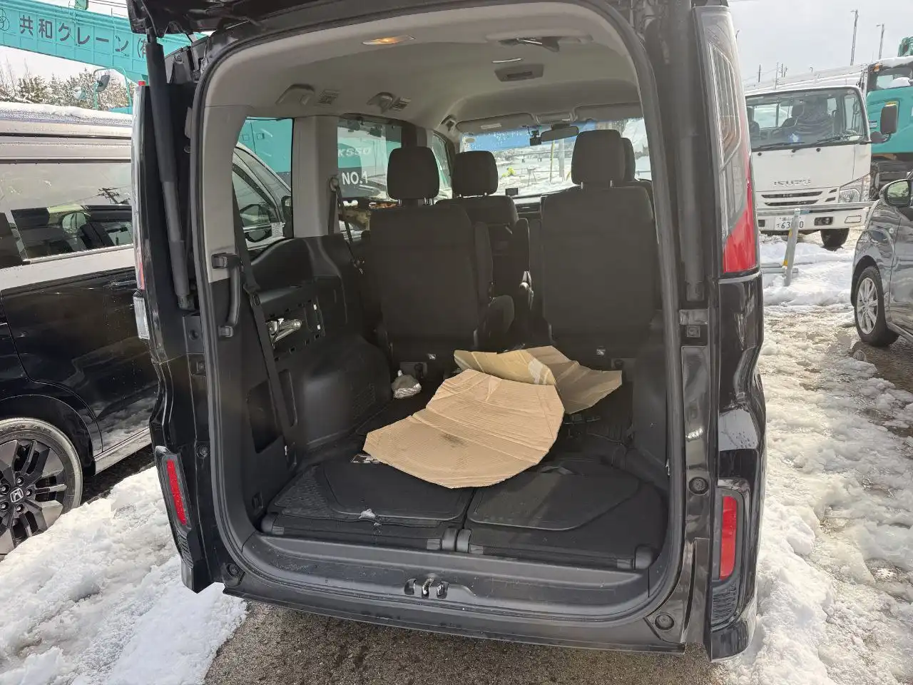 Продажа HONDA Stepwgn 4WD 2016 года - Минивэн (Авто) в Санкт-Петербург