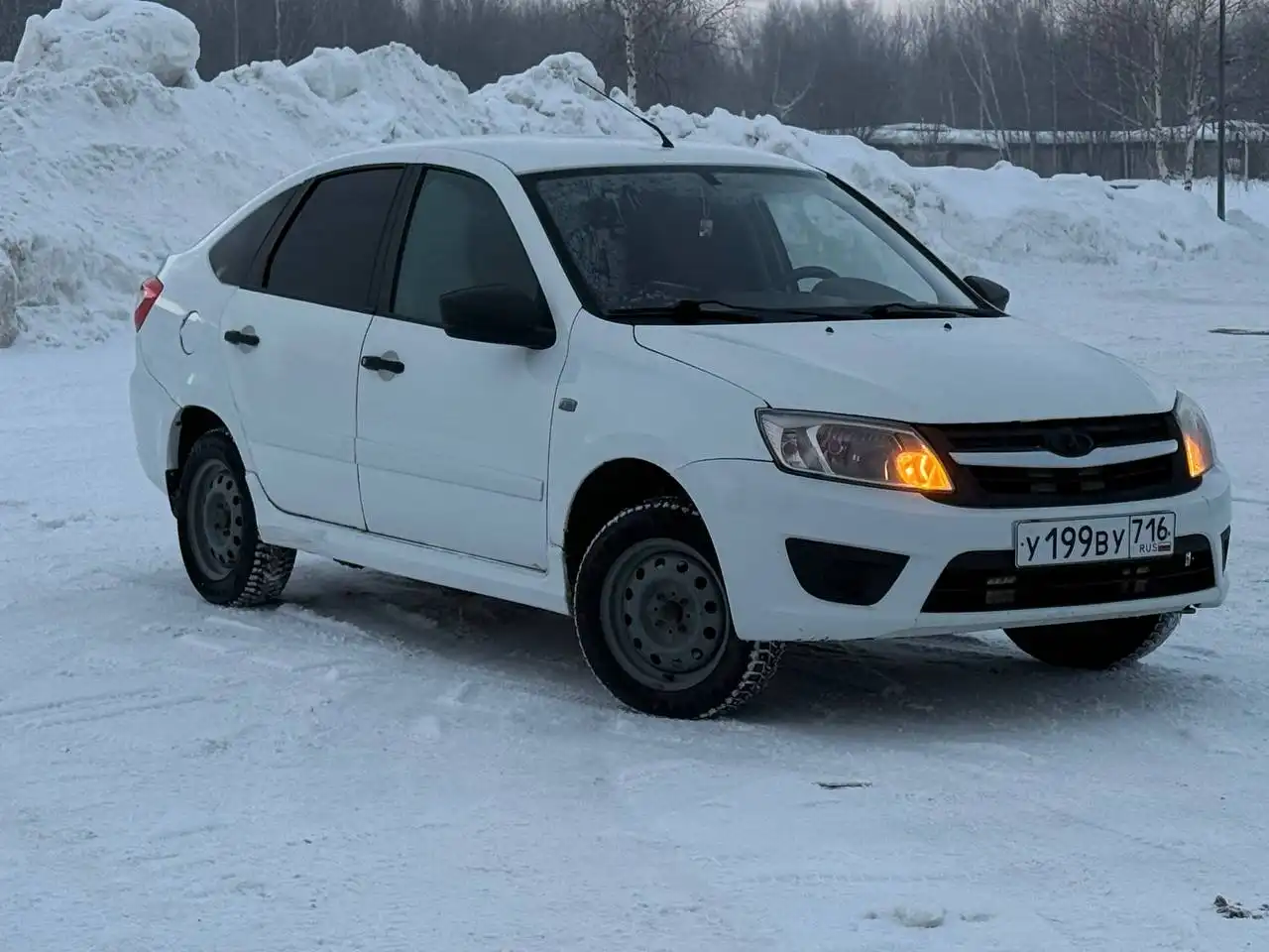 LADA Granta 2015 года лифтбэк - Легковые автомобили (Авто) в Казань