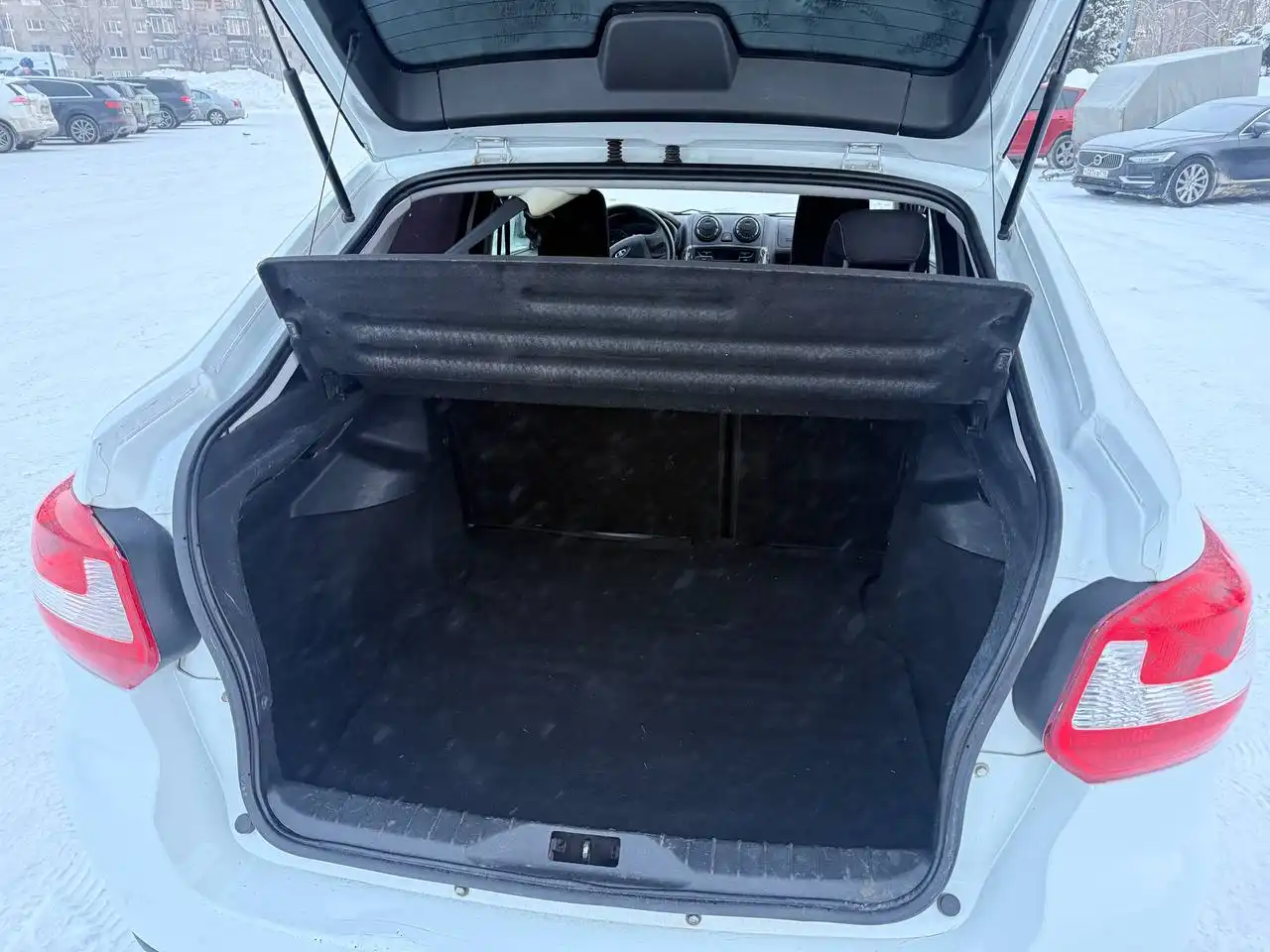 LADA Granta 2015 года лифтбэк - Легковые автомобили (Авто) в Казань