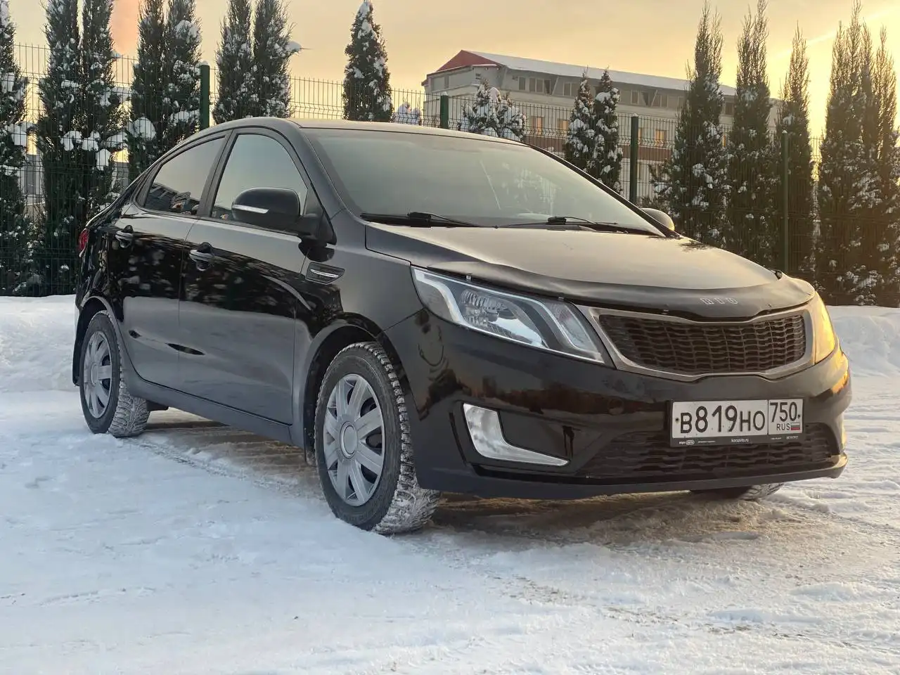 Kia Rio III 1.6AT 2013 г. в Москве - Легковые автомобили (Авто) в Москва