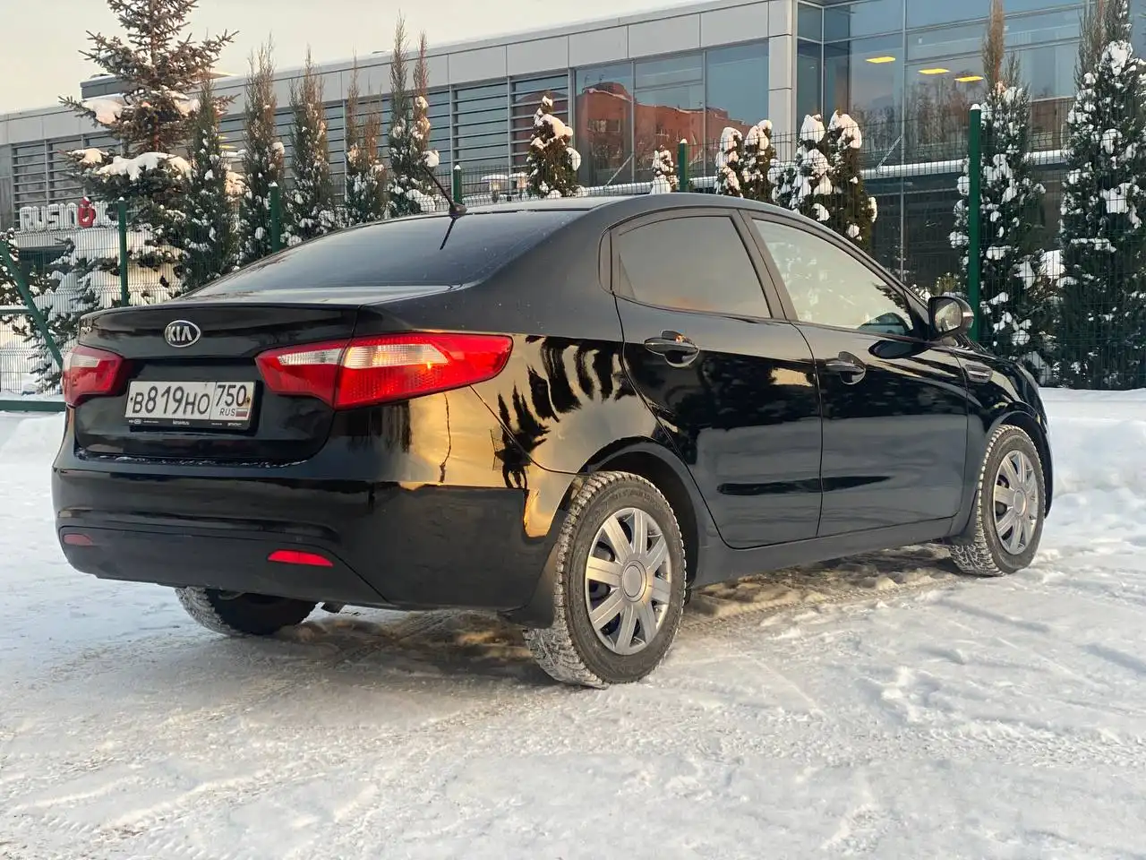 Kia Rio III 1.6AT 2013 г. в Москве - Легковые автомобили (Авто) в Москва