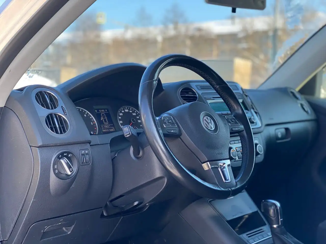 Volkswagen Tiguan I (рестайлинг) 2012 г. Комплектация Track&Field - Легковые автомобили (Авто) в Москва