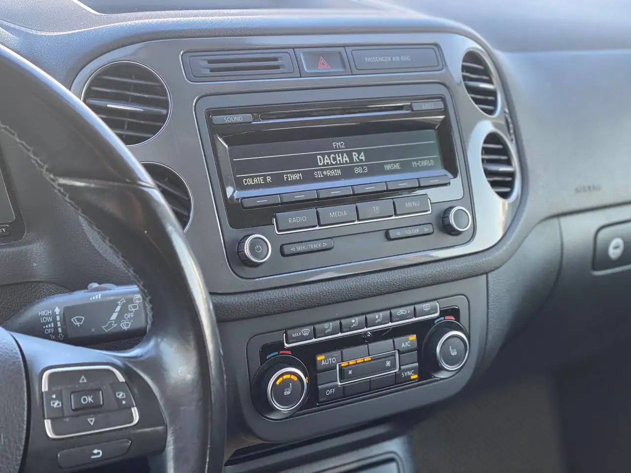 Volkswagen Tiguan I (рестайлинг) 2012 г. Комплектация Track&Field - Легковые автомобили (Авто) в Москва