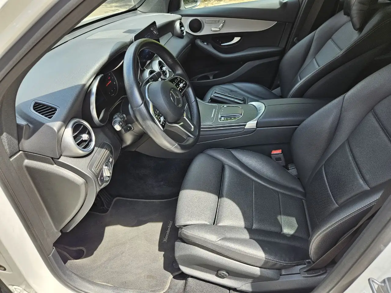 Mercedes-Benz GLC 300 2021 года - Авто в Донецк