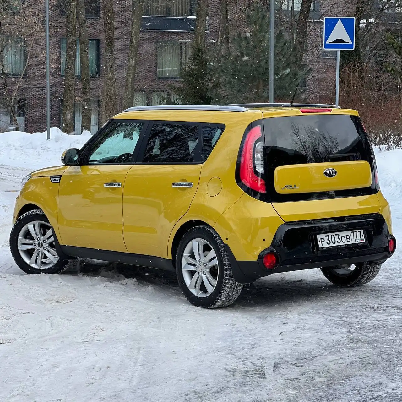 Kia Soul 2015 г.в., 1.6 AT, 131 л.с., бензин, пробег 75000 км - Авто в Санкт-Петербург
