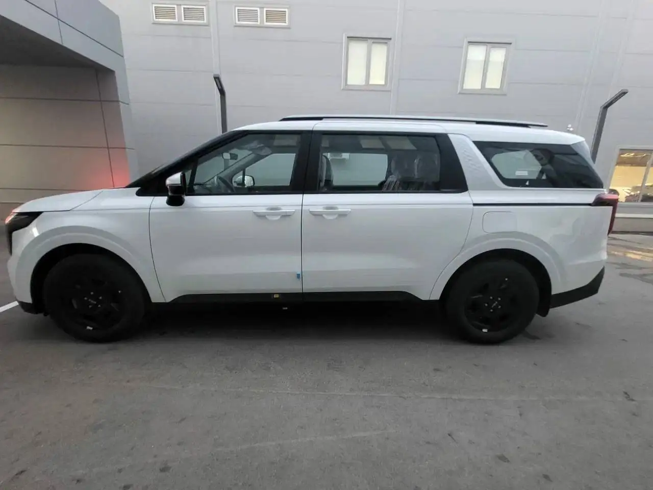 Kia Carnival 2025г Бензин 3.5 Комплектация Люкс 8 мест - Авто в Санкт-Петербург