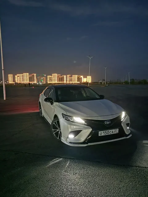 Toyota Camry Hybrid 2019 г.в. в идеальном состоянии - Внедорожники в Ростов-на-Дону