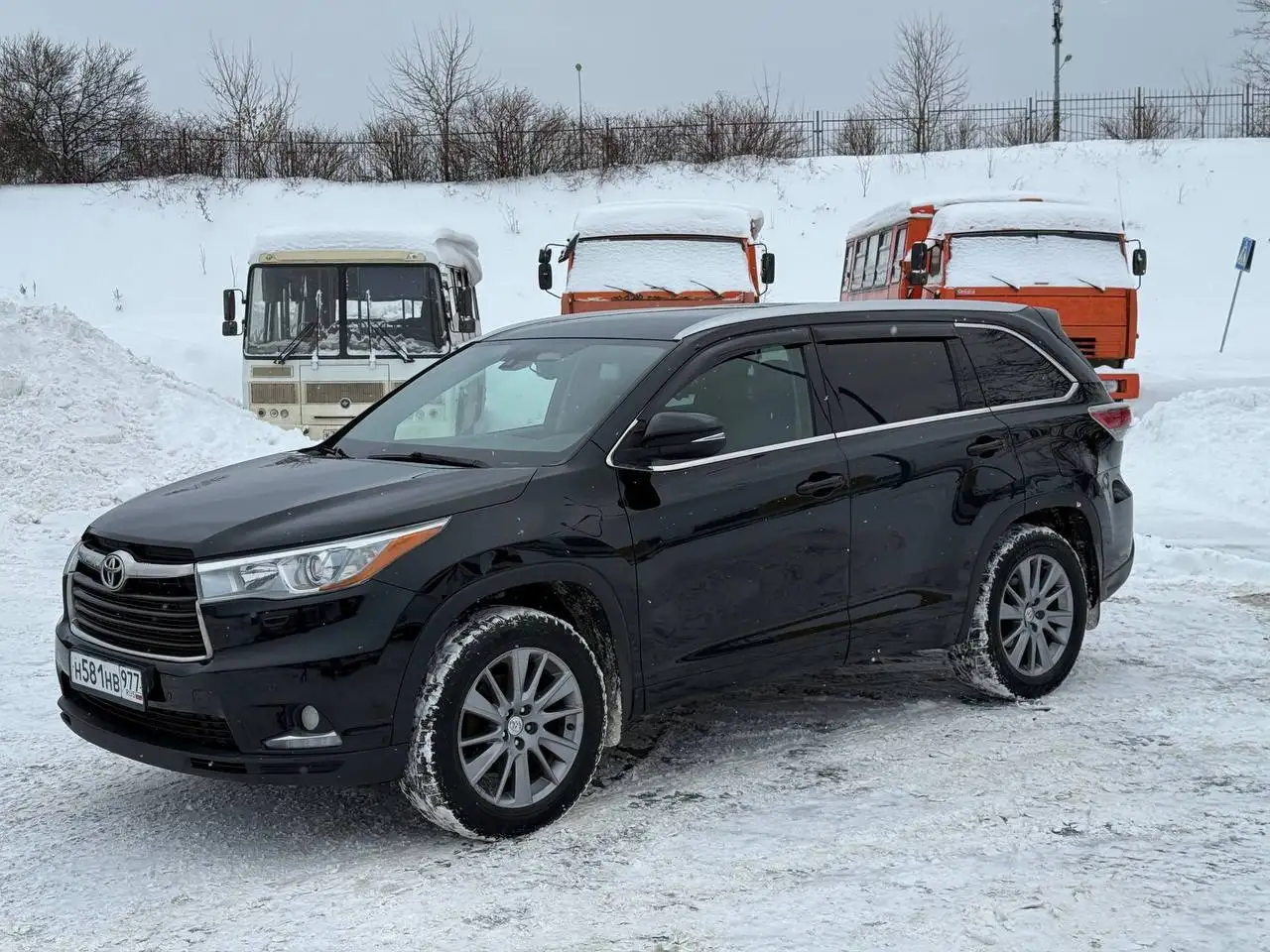 Toyota Highlander 2014 г.в. - Внедорожники и кроссоверы (Авто) в Москва