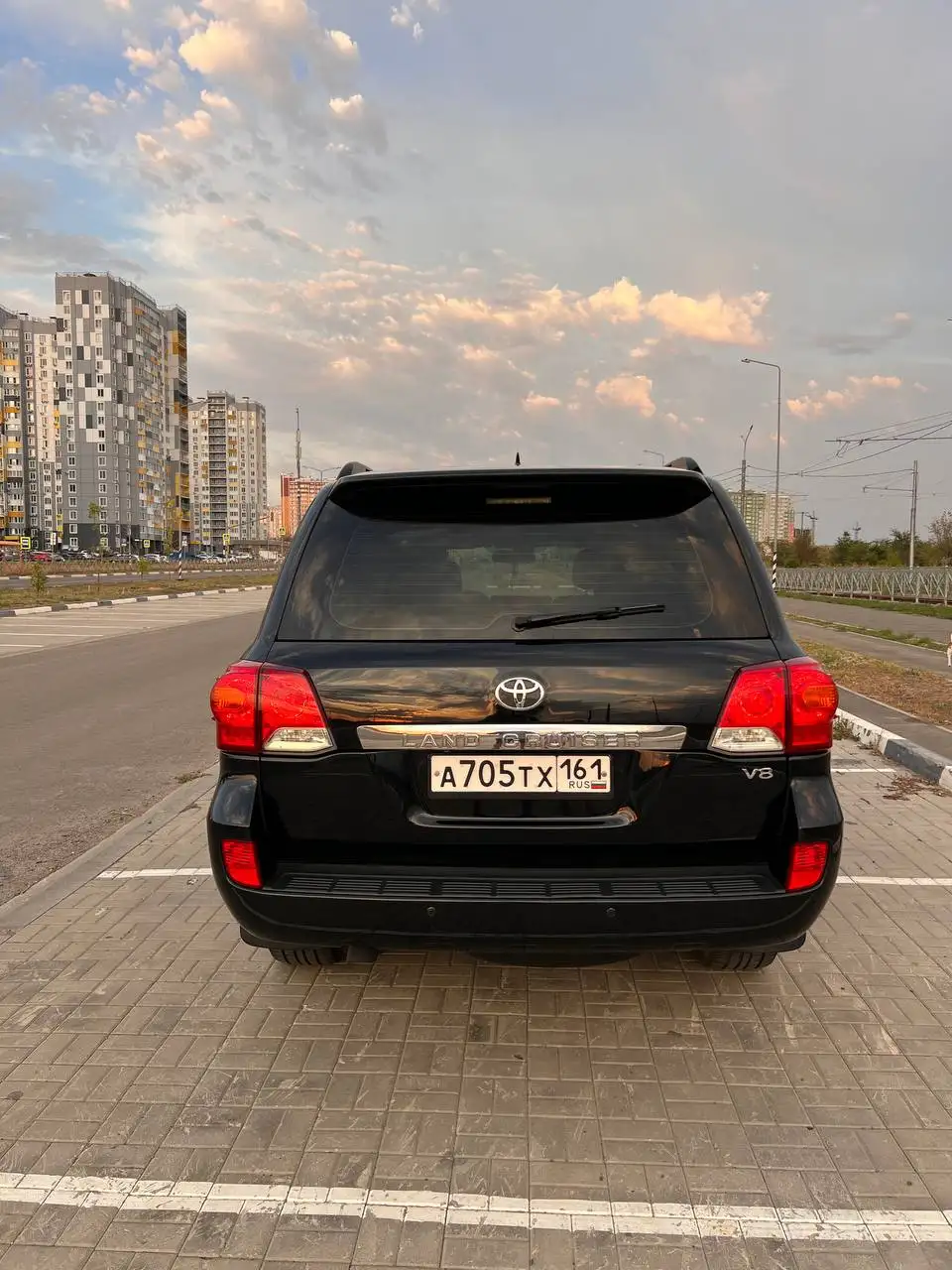 Продажа TOYOTA LAND CRUISER 200 2013 года - Внедорожники (Авто) в Санкт-Петербург