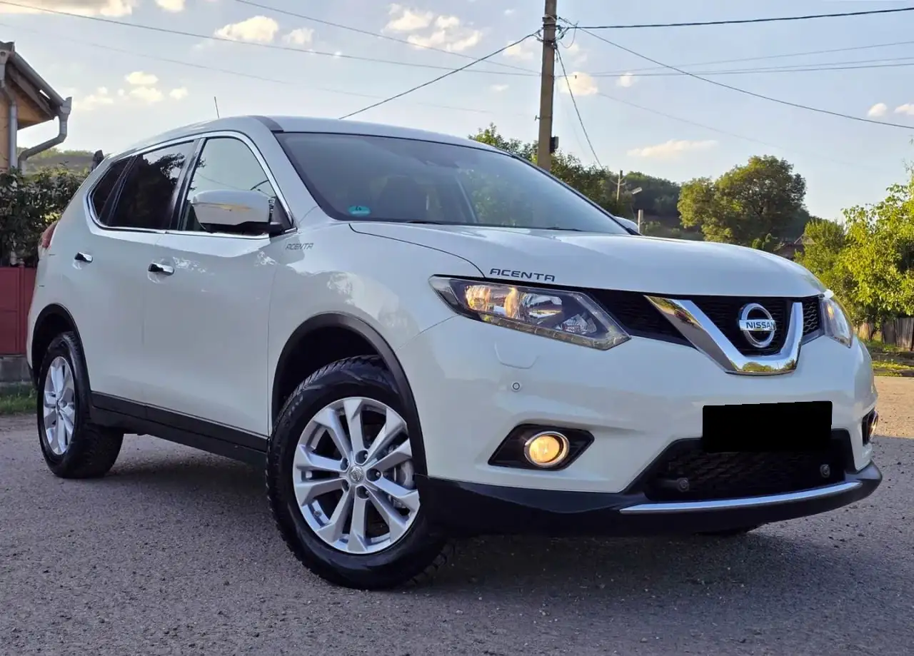 Продажа Nissan X-Trail 2015 года - Авто в Санкт-Петербург