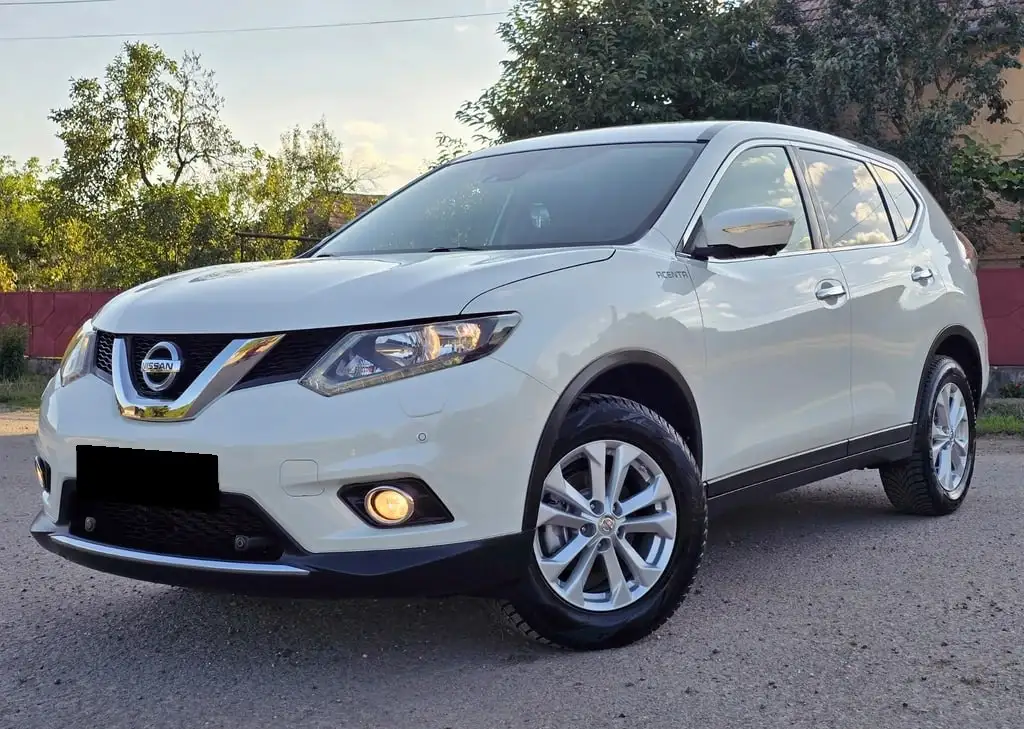Продажа Nissan X-Trail 2015 года - Авто в Санкт-Петербург