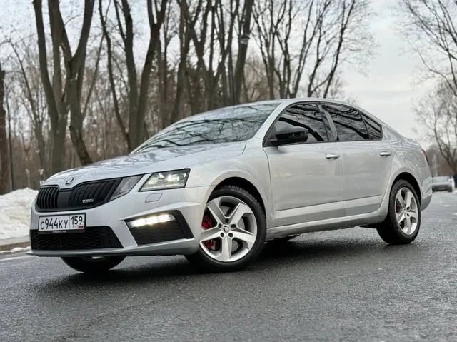 SKODA OCTAVIA RS 2017 года с пробегом 220.000 км - Мотоциклы в Москва