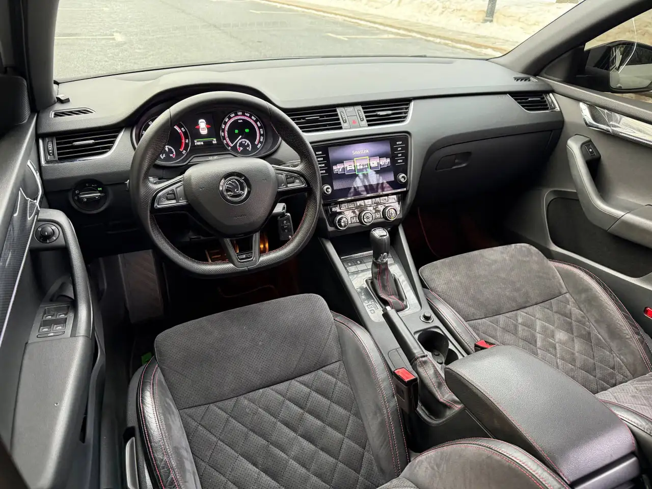 SKODA OCTAVIA RS 2017 года с пробегом 220.000 км - Легковые автомобили (Авто) в Москва