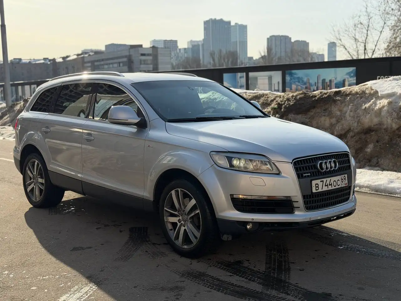 AUDI Q7 2008 года с пробегом 210000 км - Легковые автомобили (Авто) в Москва